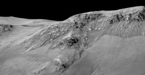 flowing-water-on-mars-discovery-pictures-03