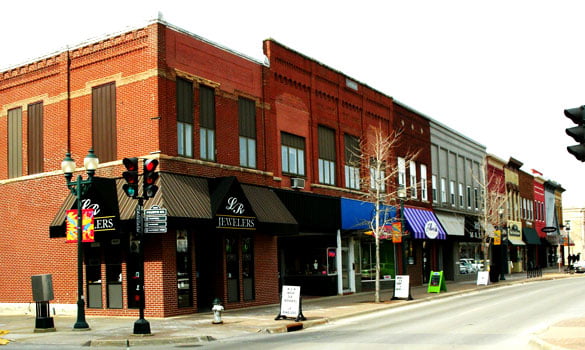 iowa-triangle-ufo-appeared-to-cloak-itself-00