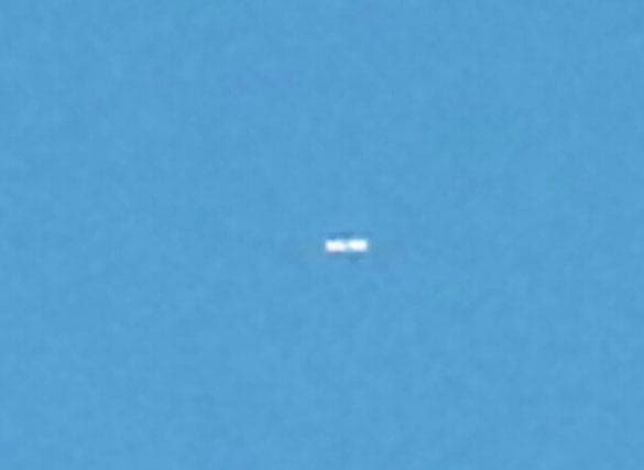 wingless-rectangular-ufo-videotaped-over-indiana-00