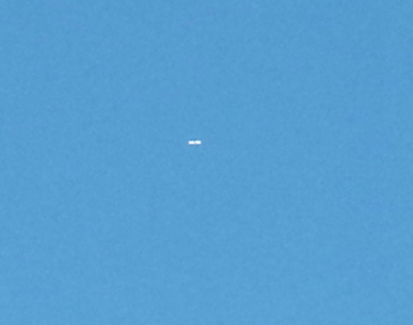 Wingless rectangular UFO videotaped over Indiana