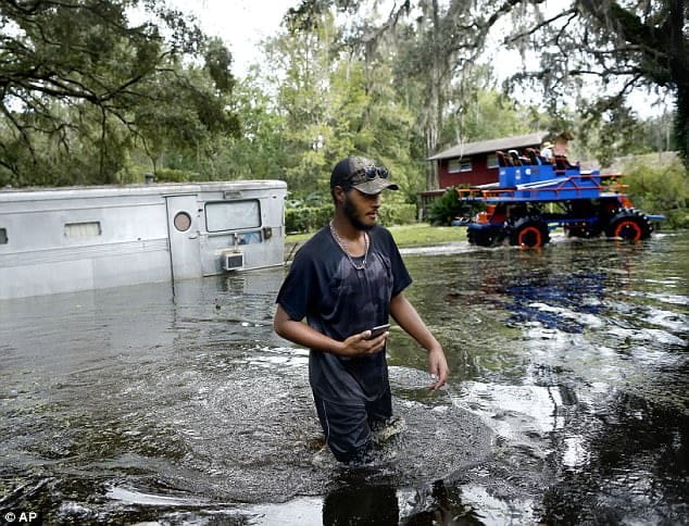 brain-eating-amoebas-probably-thriving-floridas-warm-00